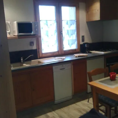Le Foueustarle Apartment *