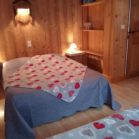 Le Foueustarle Apartment *
